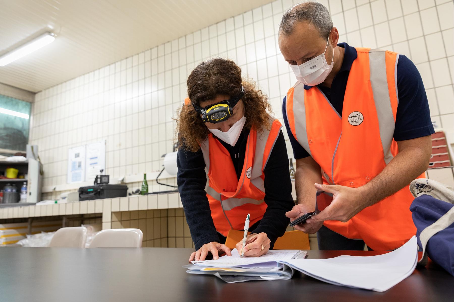 Pose de détecteurs radon dans la cave viticole du Domaine ALLIANCE-LOIRE à Bellevigne-les-Châteaux près de Saumur